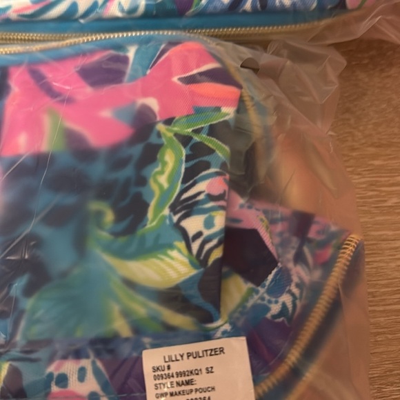 Lilly Pulitzer Multi Pop Up Party Patch Weekender Travel Bag & Makeup Bag. NWT - Picture 11 of 13